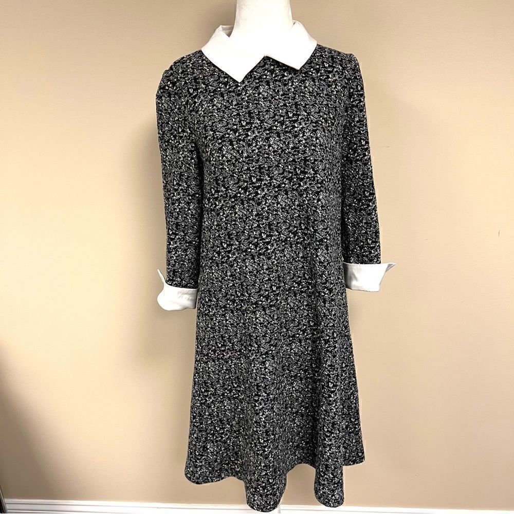 - 👠Betsy Johnson shift style dress with collar.  Size M